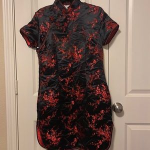 Shanghai Soho girls dress. Size 40. Red satin with red flowers.